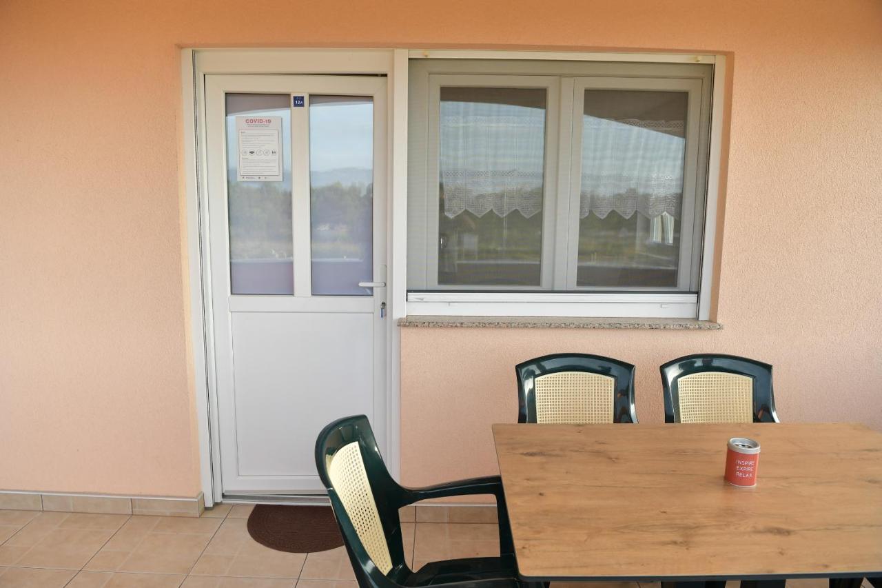 Apartments Villa Lucky Vir Exterior foto